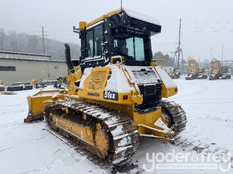 2023-komatsu-d51ex-24-image-2