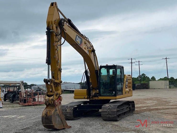 2019-caterpillar-320-image-3