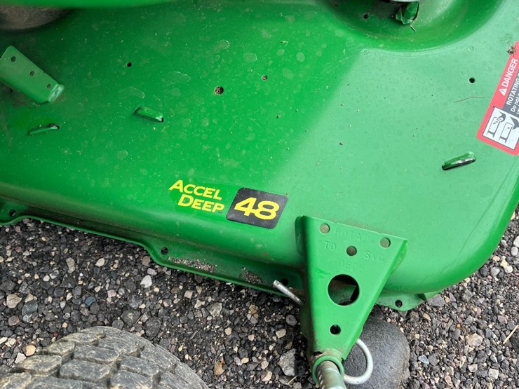 john-deere-x390-image-4