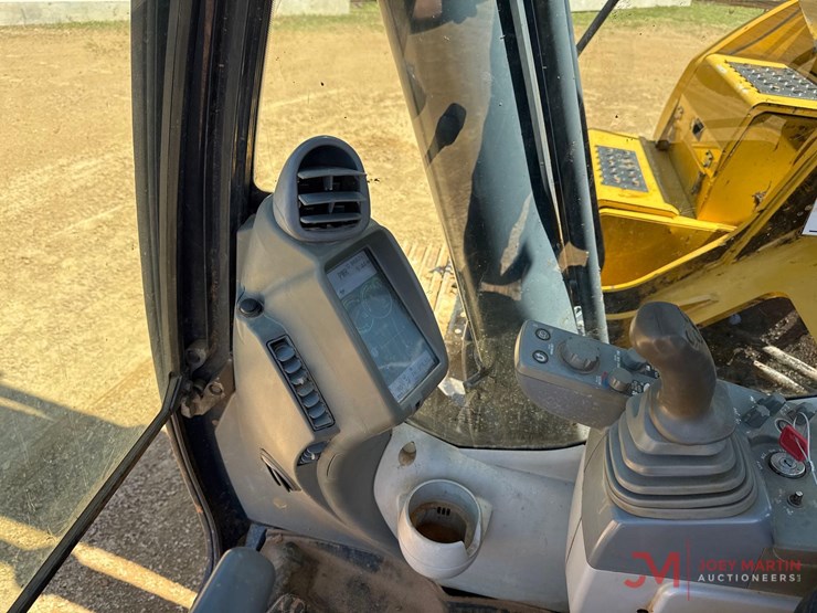 2017-deere-350g-lc-image-20