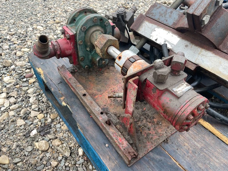 #5087-•-pallet-of-pump-parts-image-6
