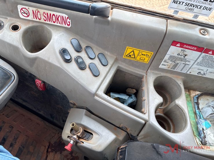 2013-komatsu-hm300-3-image-16