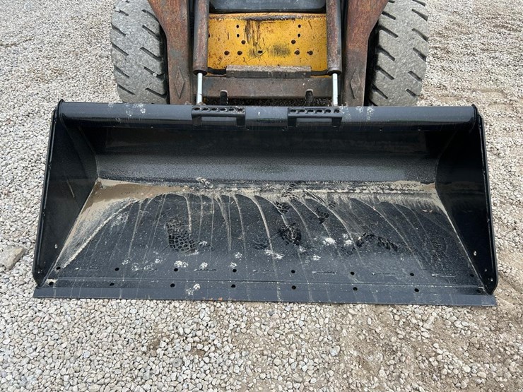 new-holland-l190-image-9