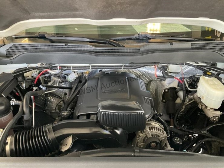 2015-chevrolet-silverado-3500hd-image-13