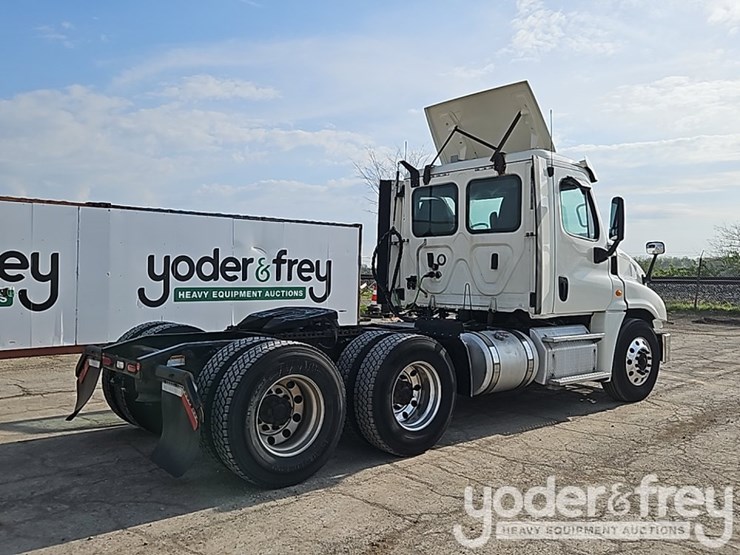 2019-freightliner-cascadia-125-image-5