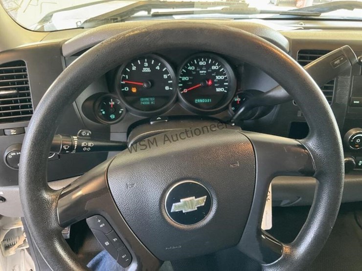 2013-chevrolet-silverado-1500-image-16