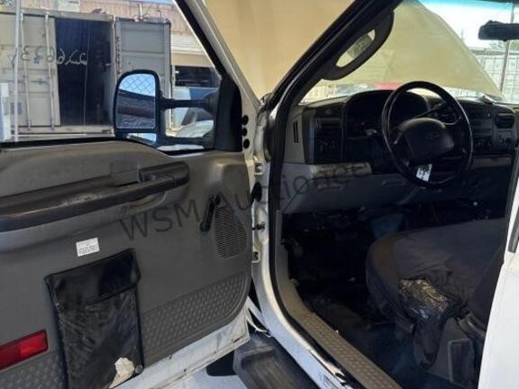 2006-ford-f450-image-29