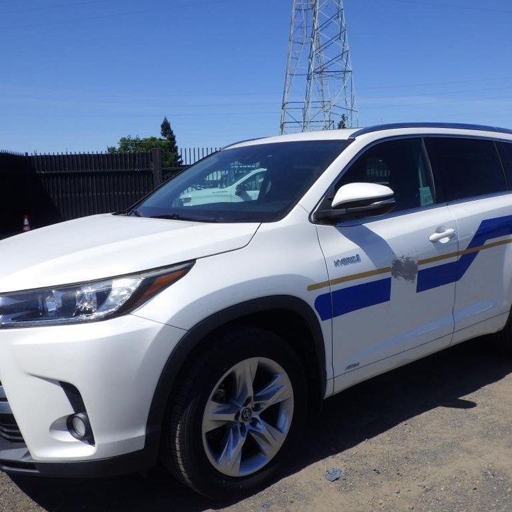 2017 TOYOTA HIGHLANDER