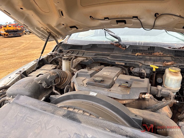 2016ram-5500-heavy-duty-cab-&-chassis-truck-image-7