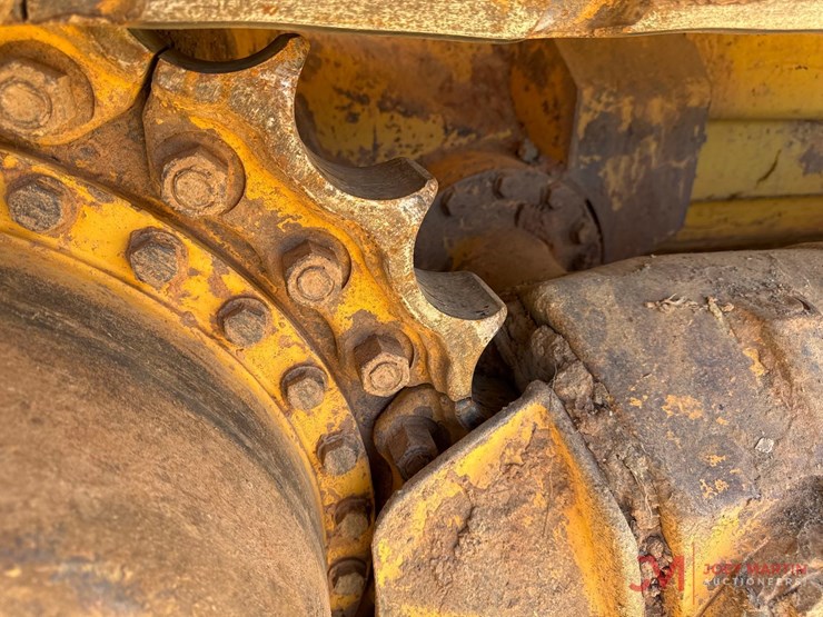 2011-komatsu-d65wx-16-image-11