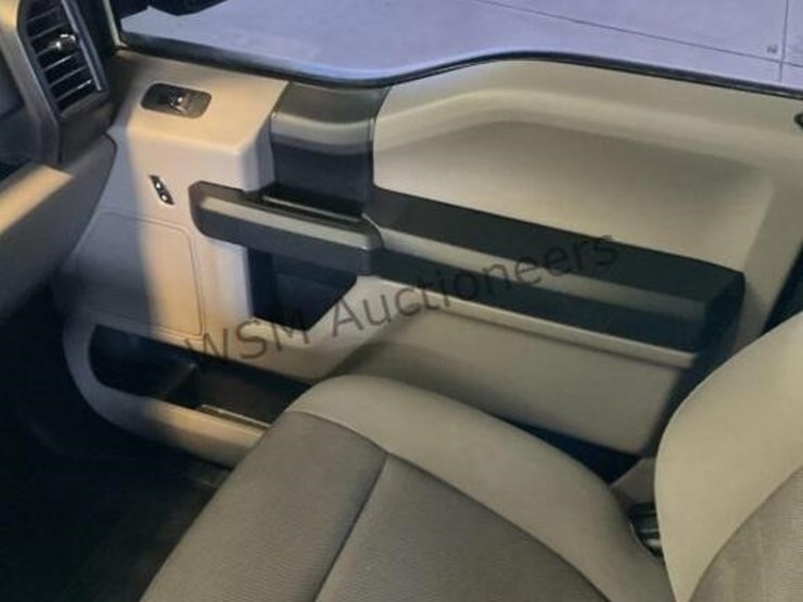 2020-ford-f150-image-21