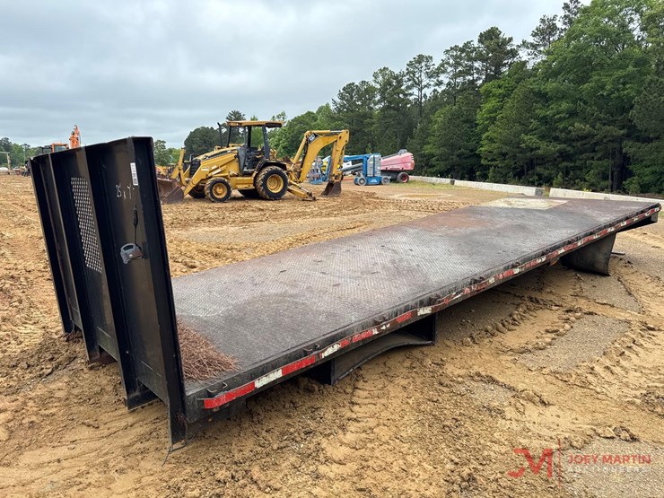 25'-x-7'-7"-truck-flatbed-image-4