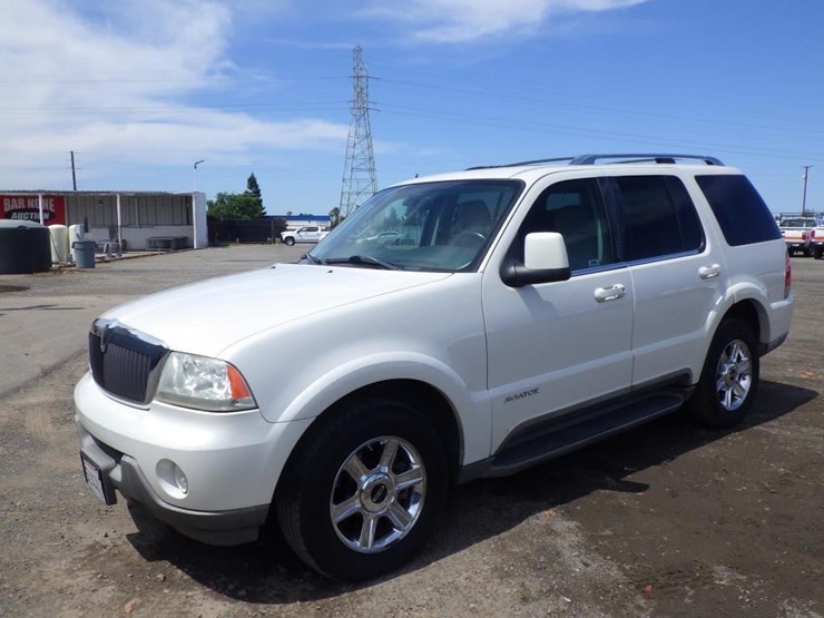 2004-lincoln-aviator-image-1
