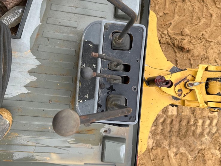 2001-caterpillar-416c-image-21