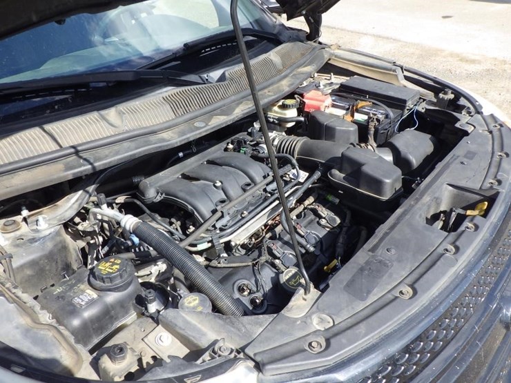2015-ford-explorer-image-11