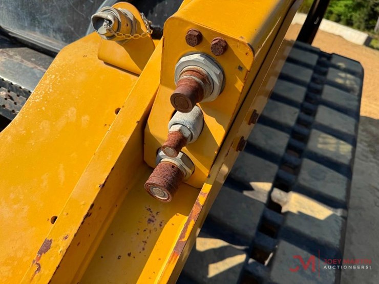 2015-caterpillar-299d-image-7