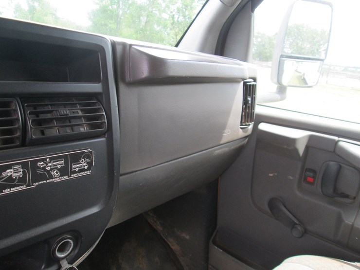 2006-gmc-3500-image-34