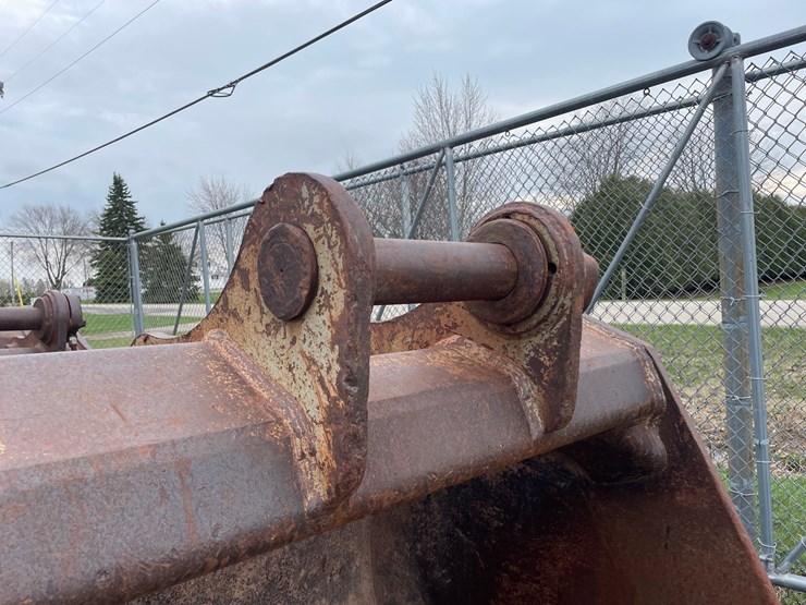 #5001-•-excavator-bucket-image-12