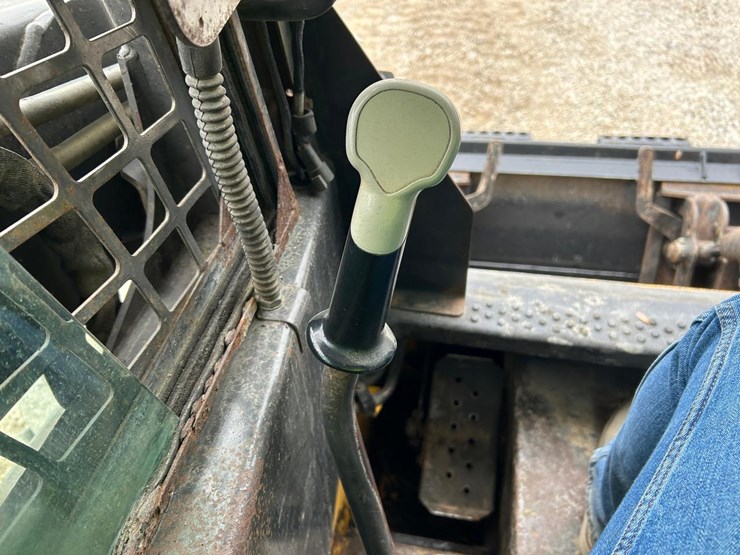 new-holland-l190-image-22