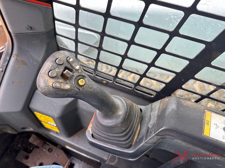 2020-bobcat-t76-image-16