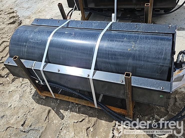 2026-giyi-gy-vr59-vibratory-roller-to-suit-skidsteer-image-2