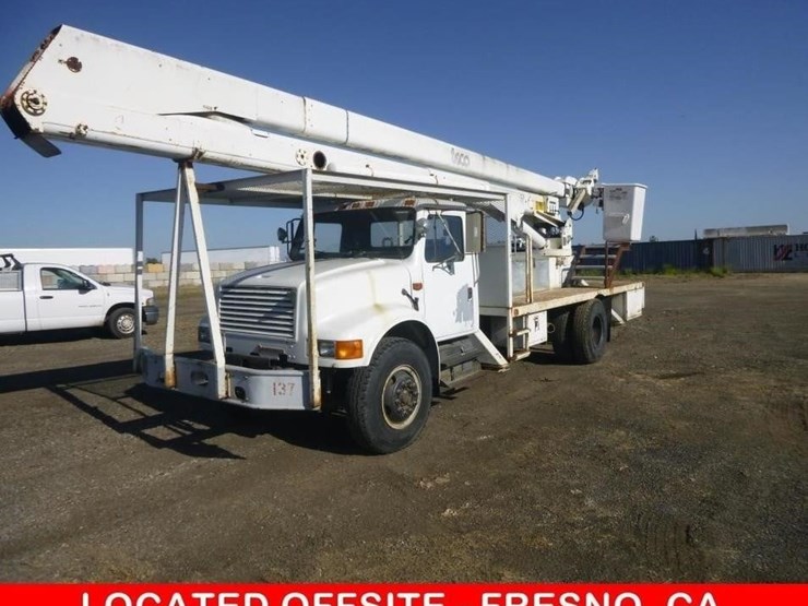 1990-international-4700-image-1
