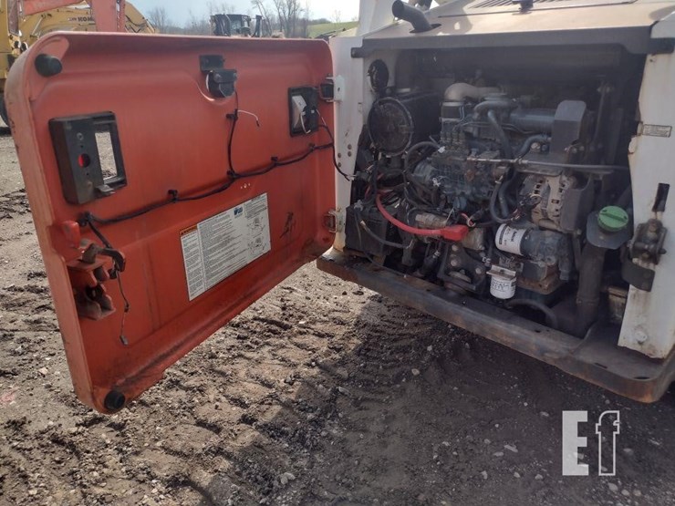 2012-bobcat-s650-image-23