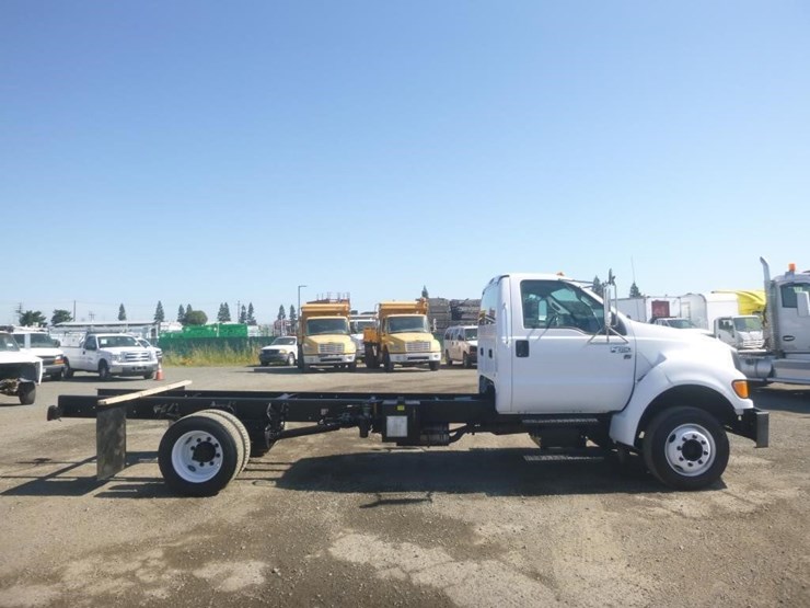 2012-ford-f650-image-7