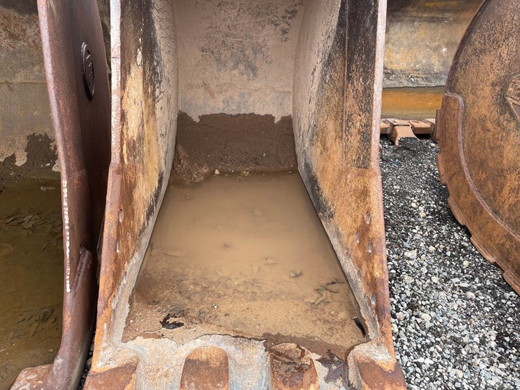 #5011-•-excavator-bucket-image-8