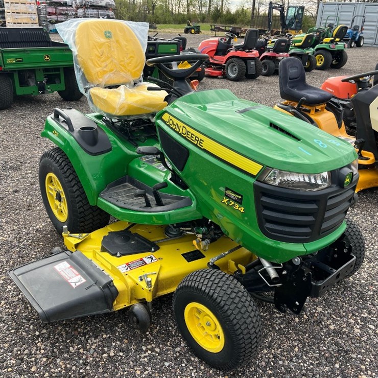 JOHN DEERE X734