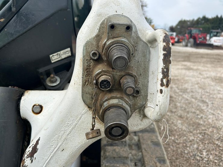 2023-bobcat-t76-image-11