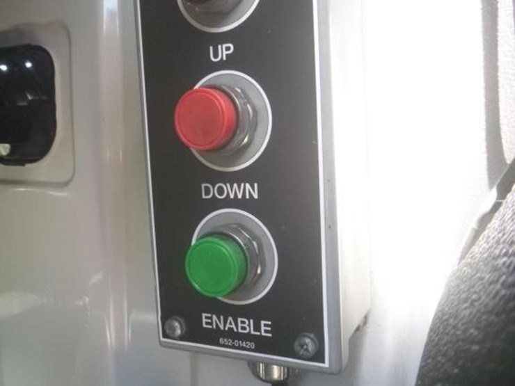 2012-ford-f650-image-9