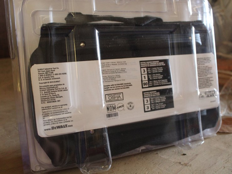 #2009-•-dewalt-20v-max-starter-kit-image-2