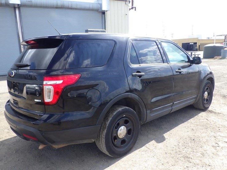 2015-ford-explorer-image-3