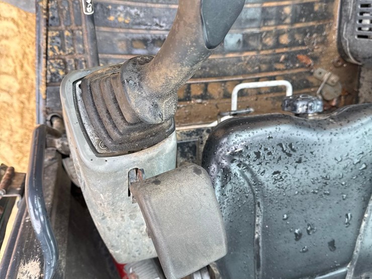 yanmar-vio80-1a-image-18