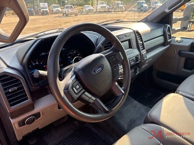 2020-ford-f350-xl-image-18