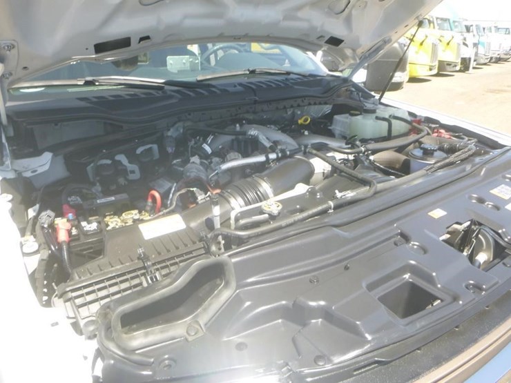 2022-ford-f550-image-29