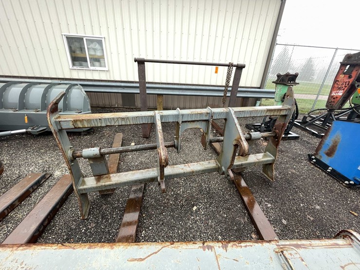 #5066-•-set-of-forks-with-quick-attach-mount-image-5