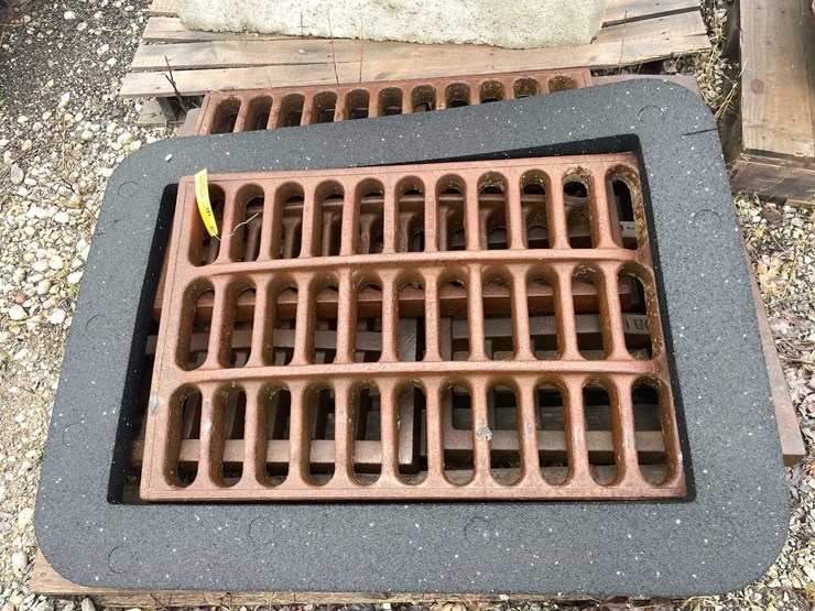 #5081-•-(4)-cast-iron-trench-grates-image-4