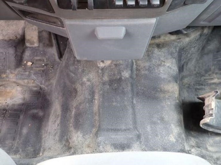 2016-ford-f550-xlt-image-21