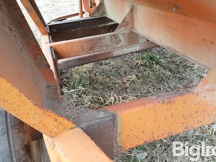 willmar-t/a-dry-fertilizer-spreader-image-13