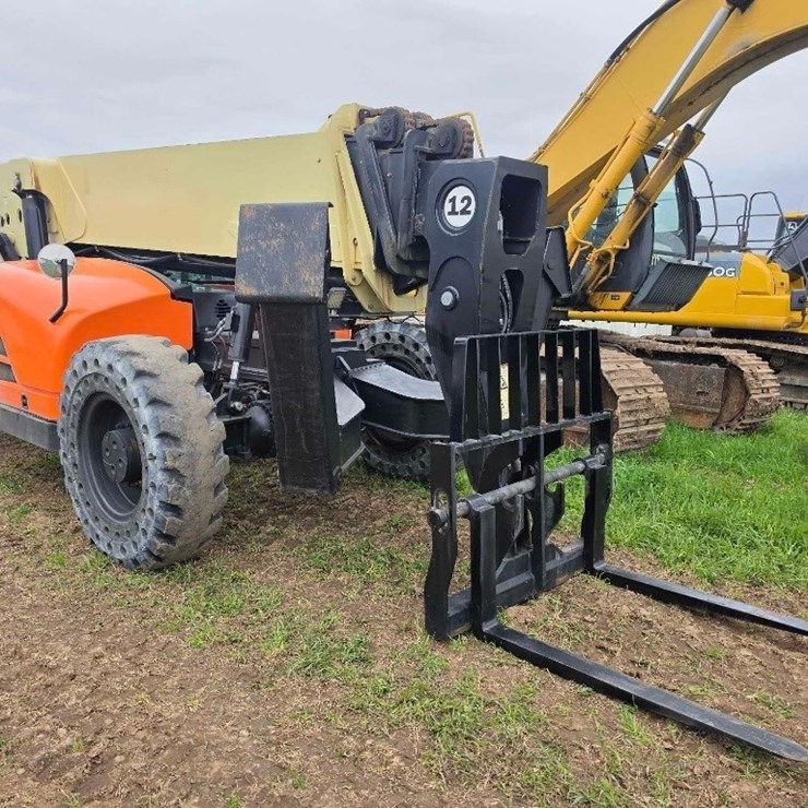 JLG G12-55A