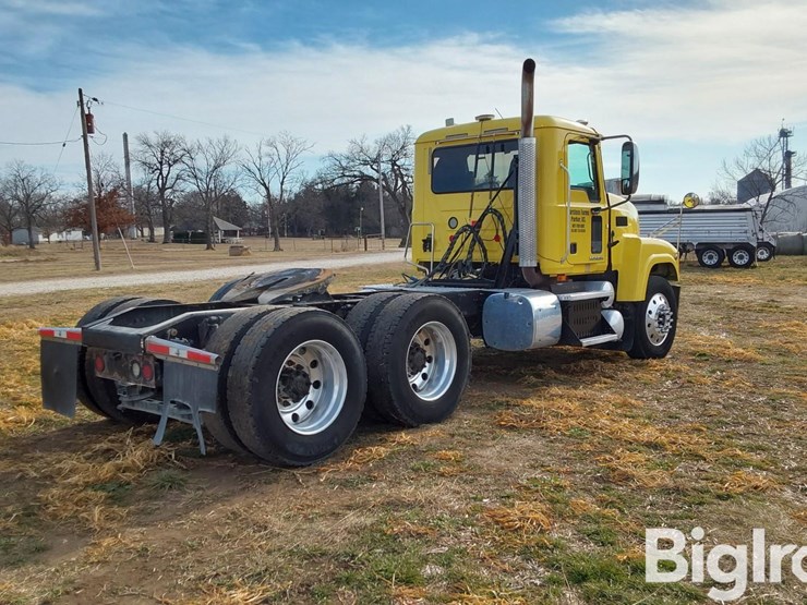 2015-mack-pinnacle-chu613-t/a-truck-tractor-image-5