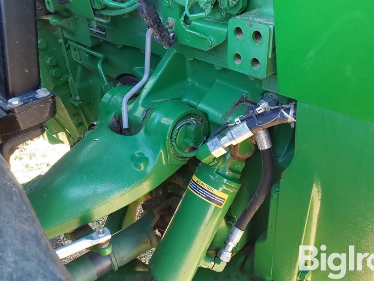 2012-john-deere-8335r-image-12