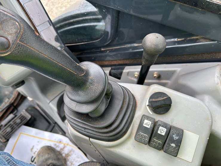2019-deere-30g-image-22