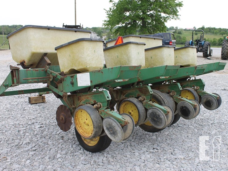john-deere-7000-image-1