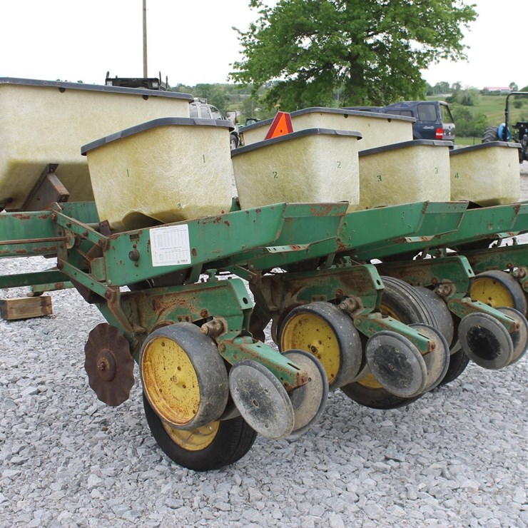 JOHN DEERE 7000