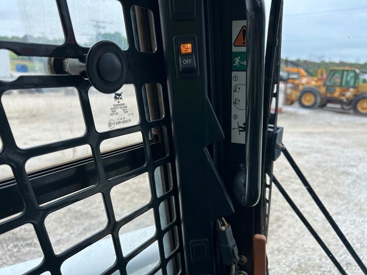 2017-bobcat-t870-image-25