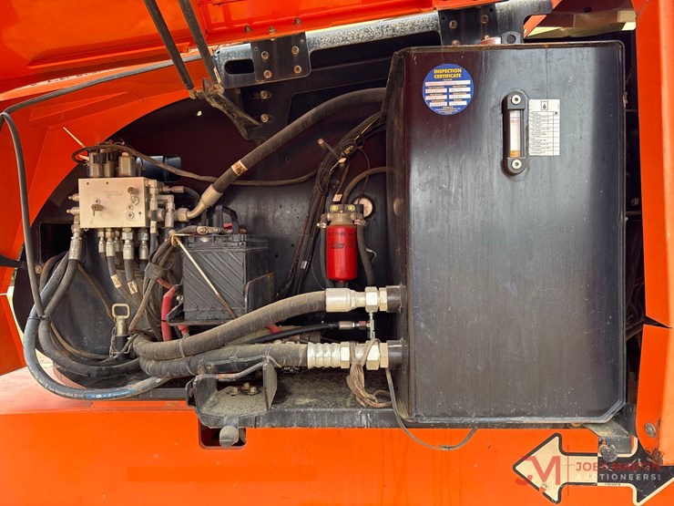 2014-jlg-800s-image-16