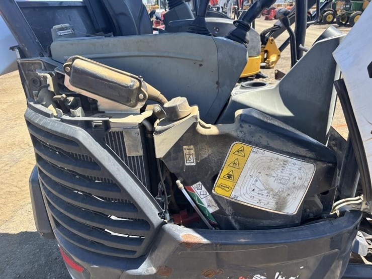 2021-bobcat-e26-image-37